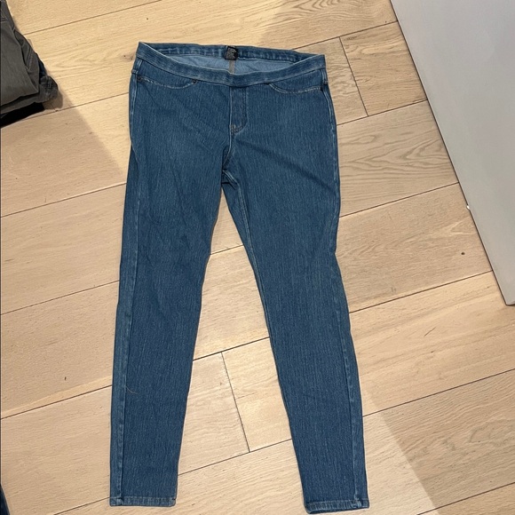 Hue jeggings 
Dark blue size large
Light blue siza large
Grey size M - Picture 3 of 4
